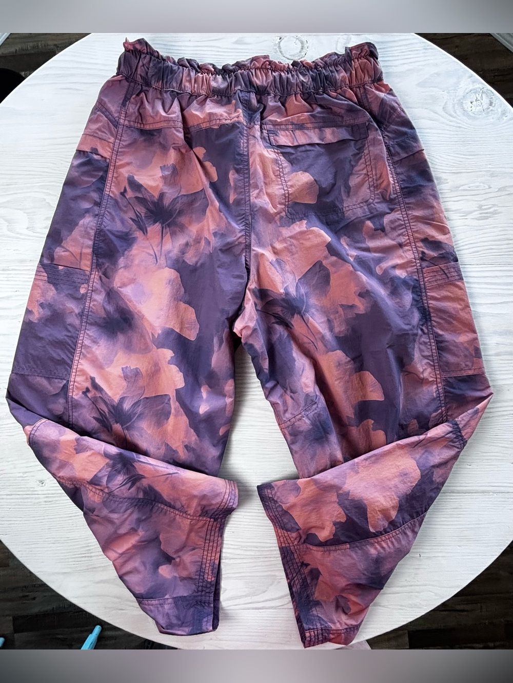 Free People In The Wild Printed Pants Size Medium - Picture 6 of 7